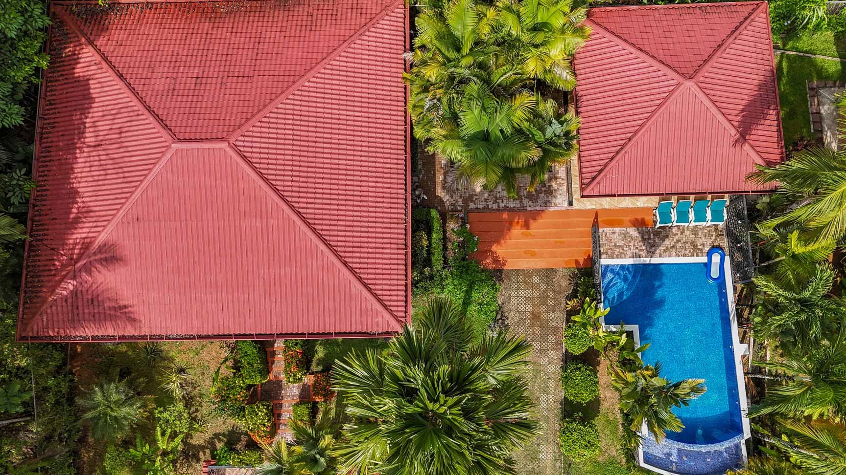 Ojochal Mountain View Home with Pool, Guest House & Gardens