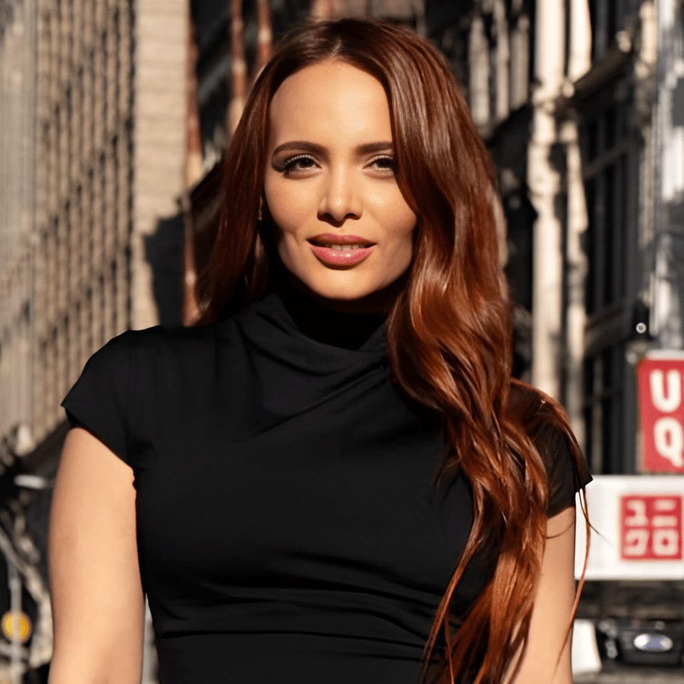 Mia Camarra New York, NY Real Estate Agent Headshot