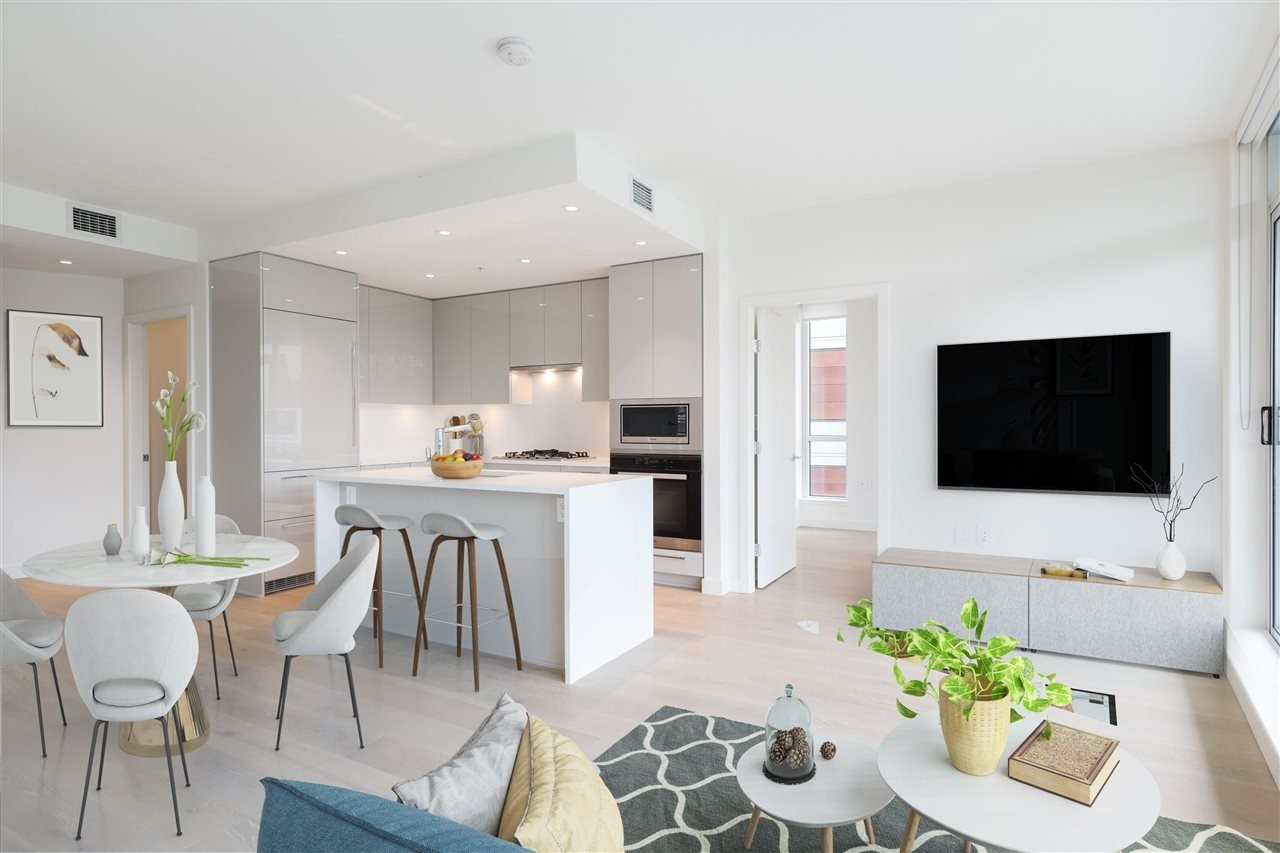 5189 Cambie St, #304