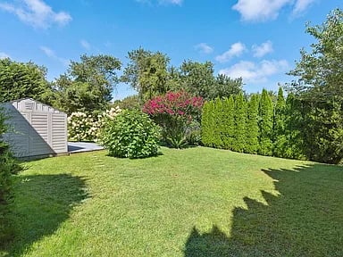 11 Juniper Ln