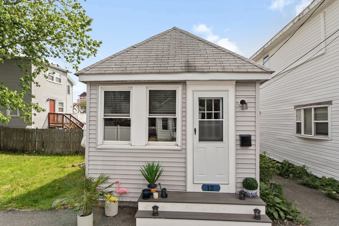12 Argyle St - Revere Beach Bungalow