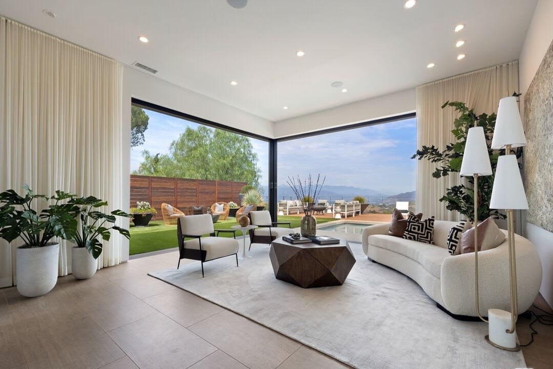 Beverly Ranch Road, 90210