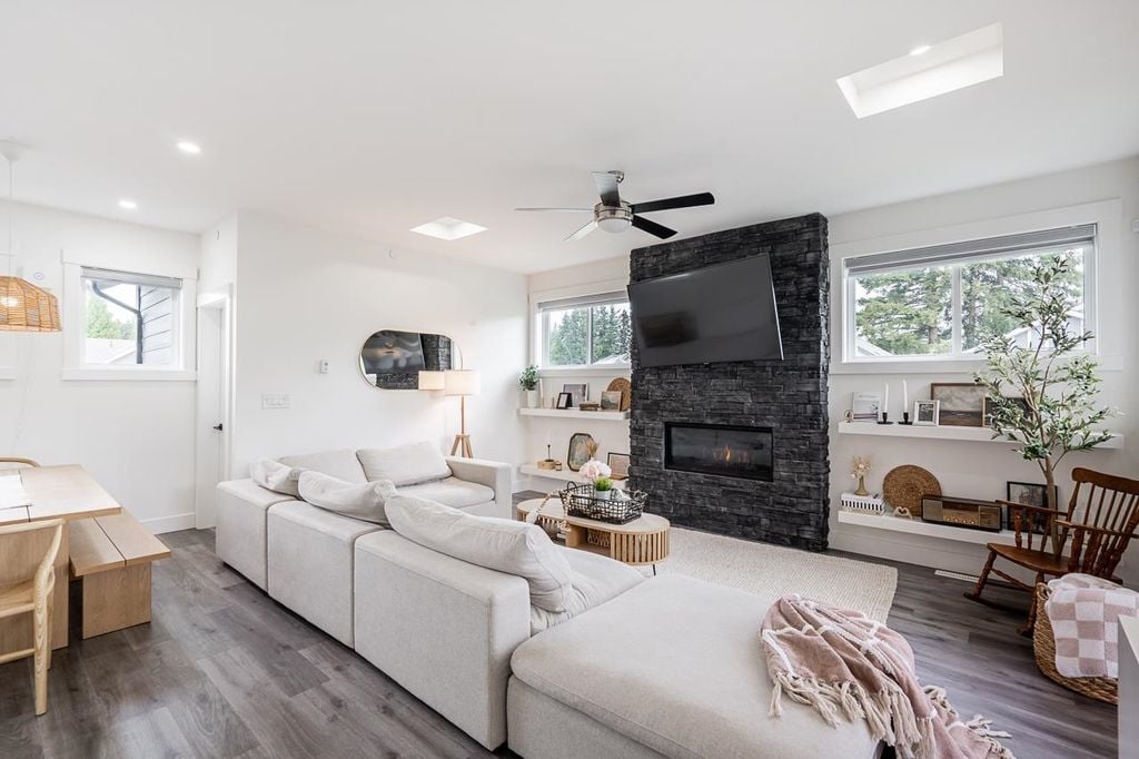 8830 Wooler Terr