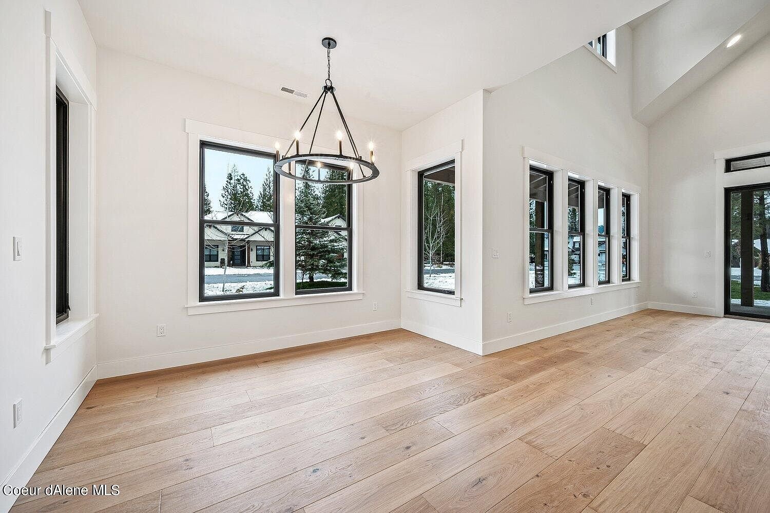 428 W Beach Ct