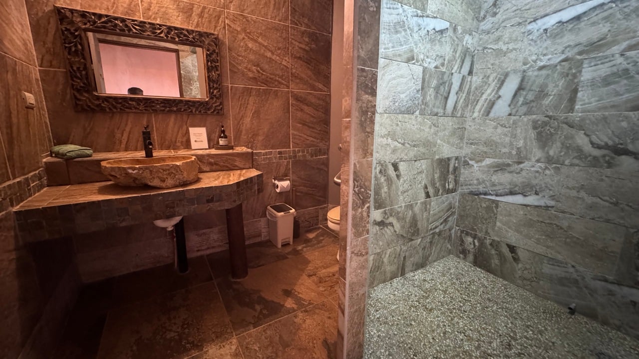 12 Room Hotel in Uvita with Ocean View Expansion Land