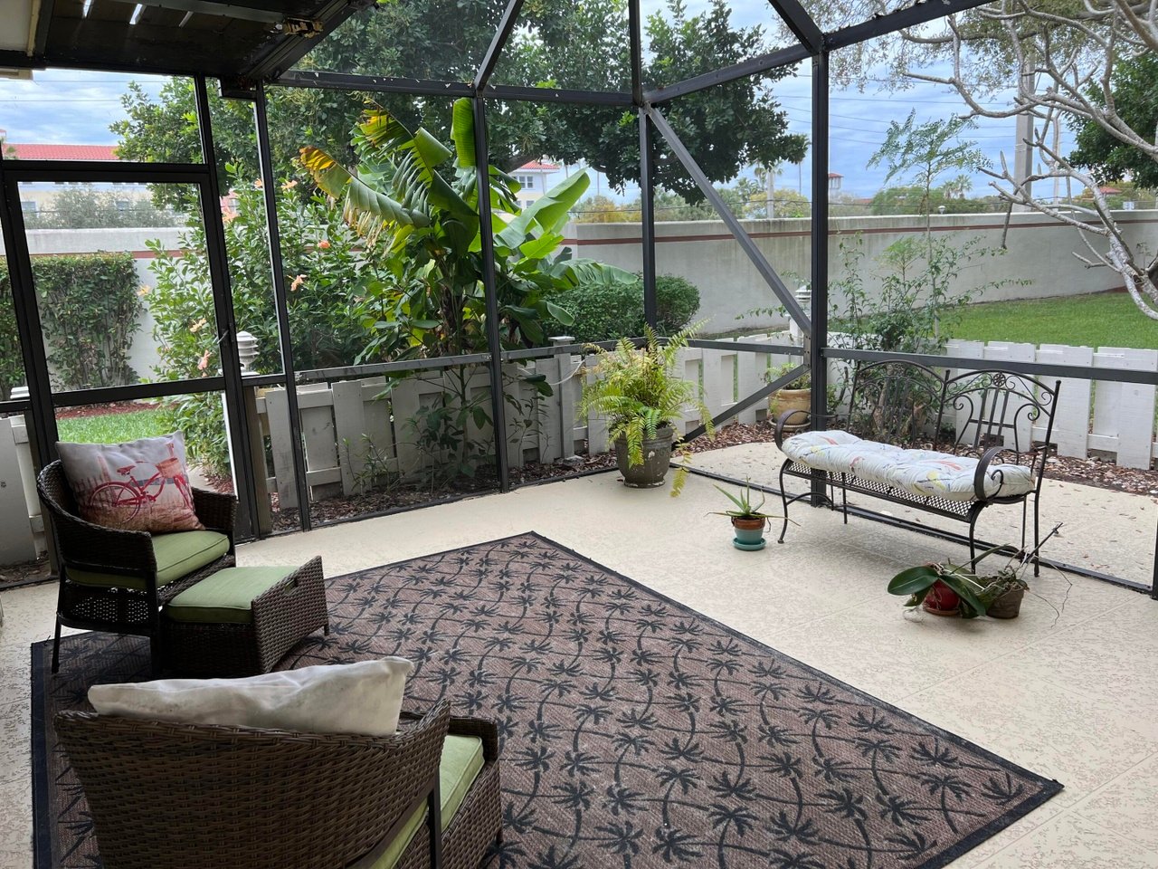 166 Seabreeze Cir