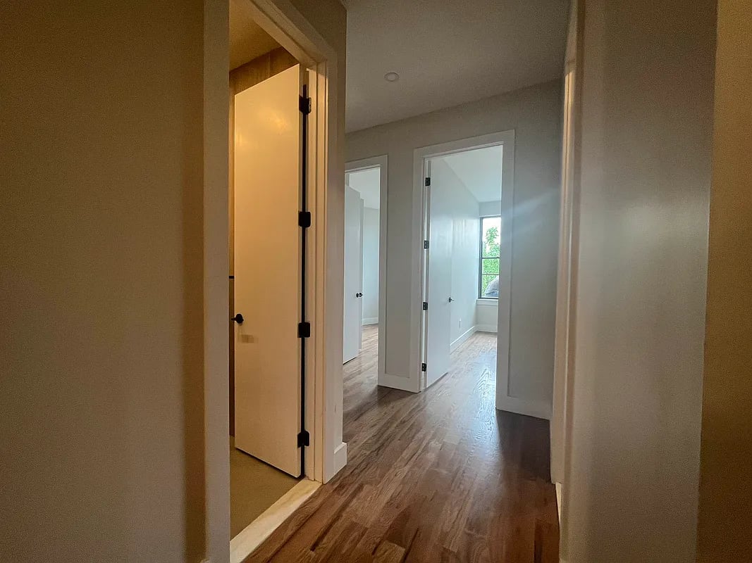 512 Onderdonk Ave 3R
