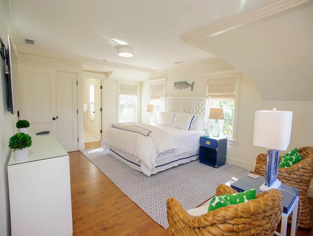 2 Beach St