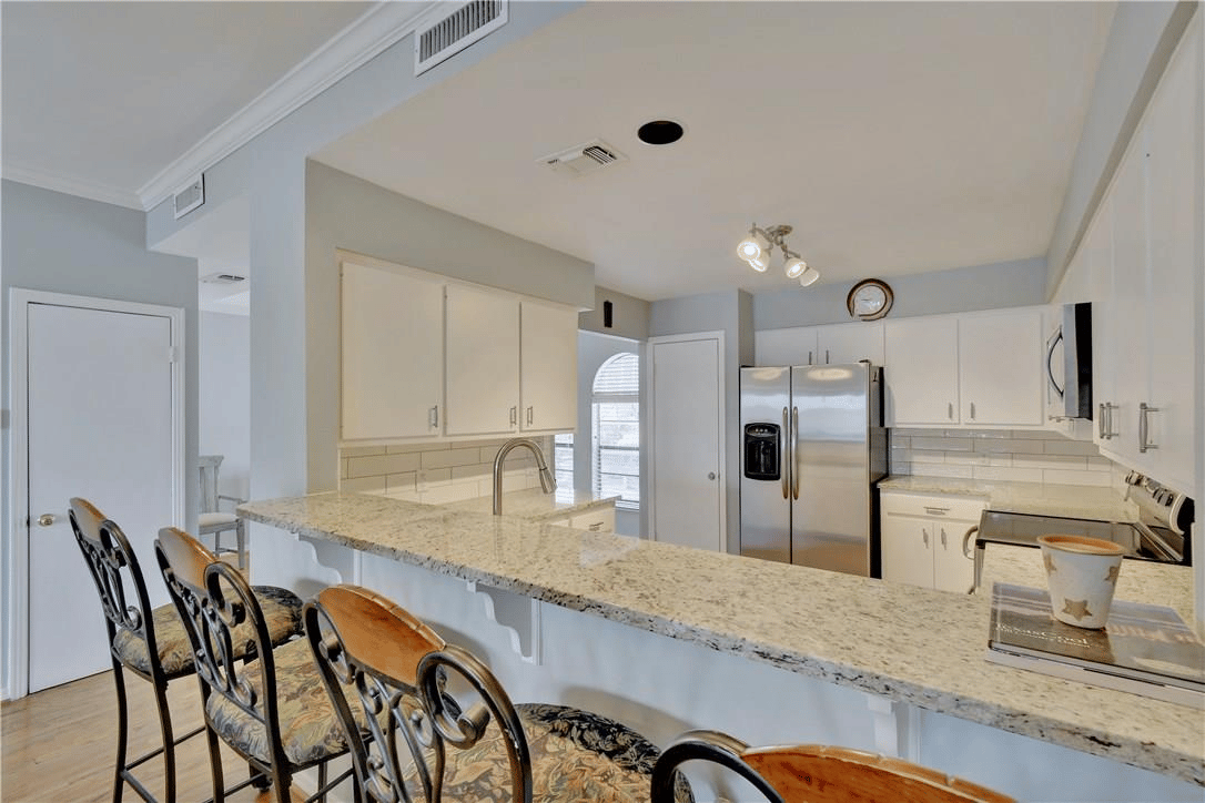 411 North Horseshoe Blvd