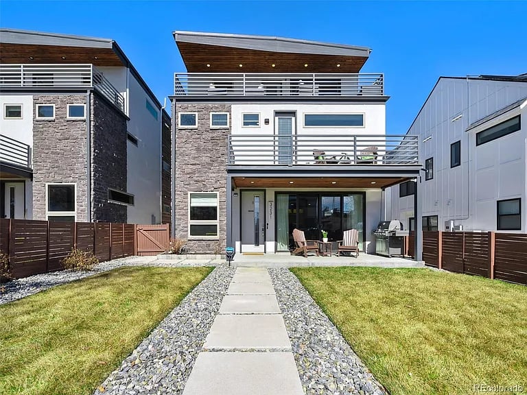3231 W 19th Ave