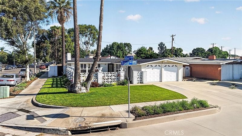 2381 W Transit Ave