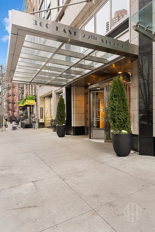 300 East 77th Street 10D