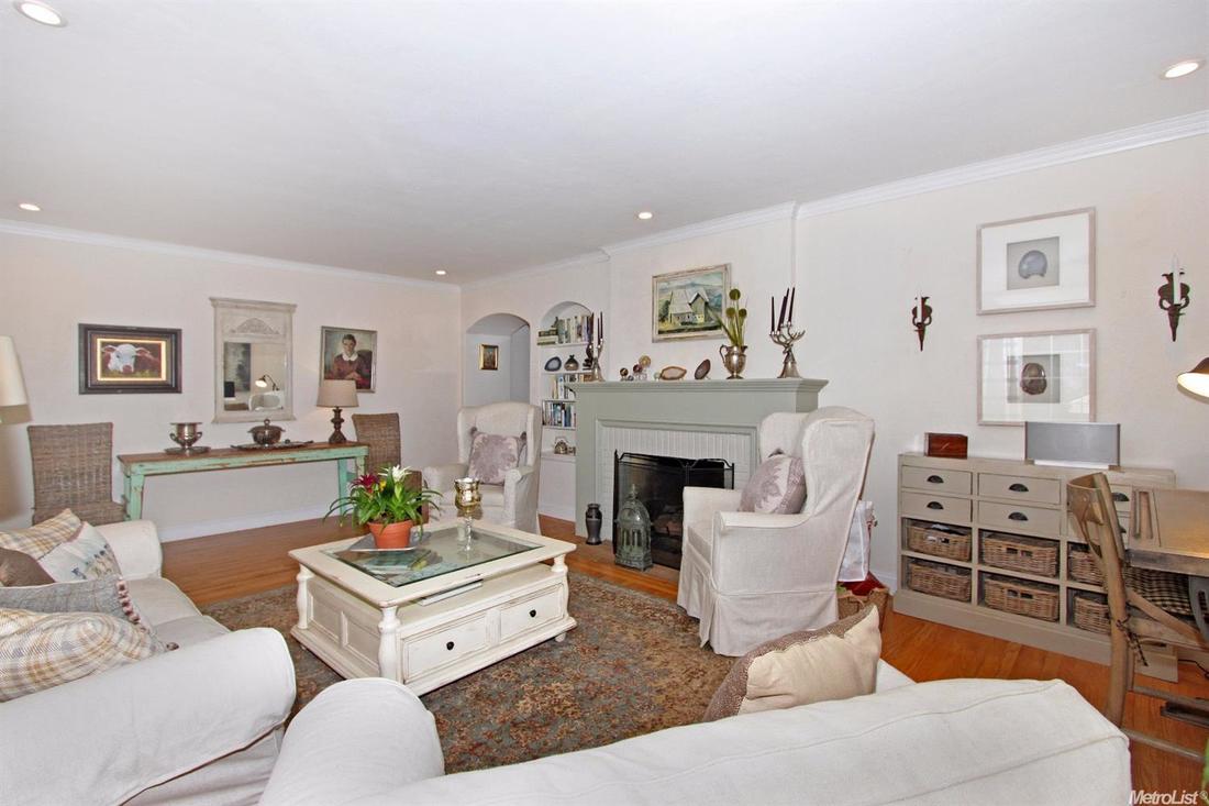 Sold: 2900 Land Park Drive