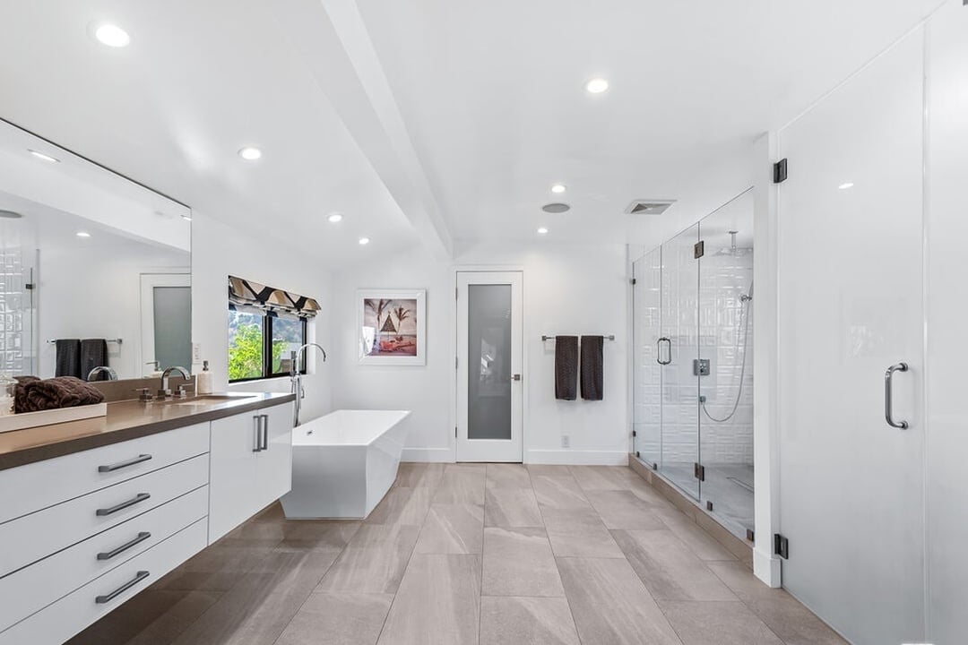 Atlas Manor, Mount Olympus Dr, 90046