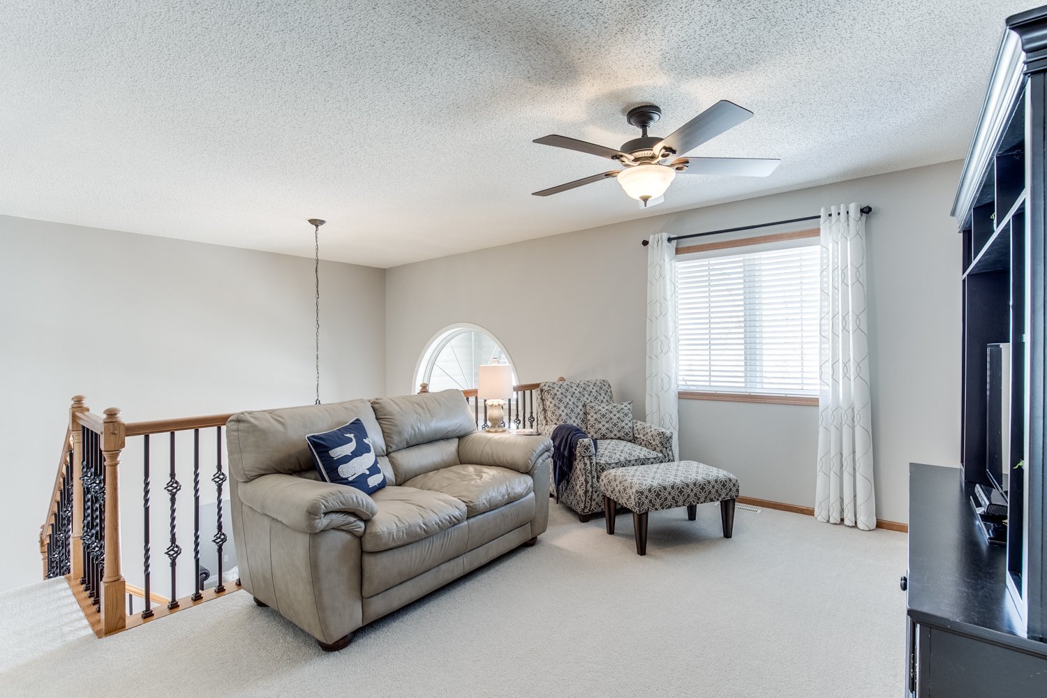 Beautiful 2-Story in Desirable OakParke Estates