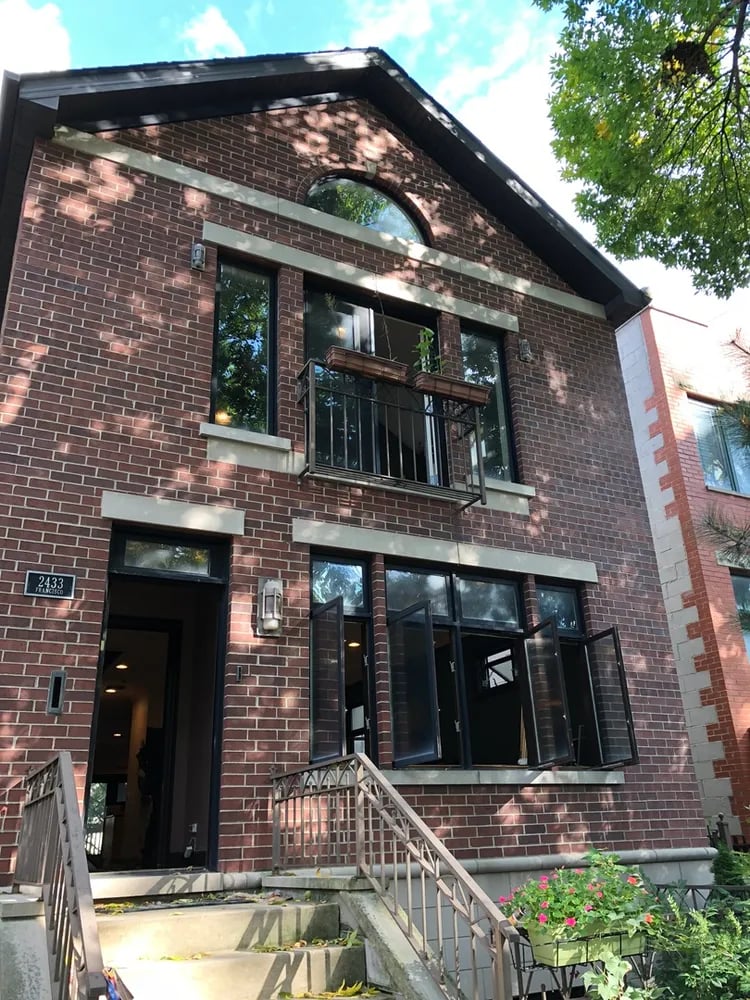 2433 N Francisco