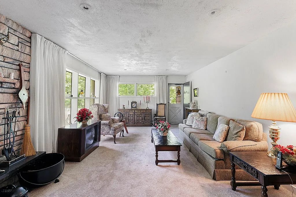 198 Hydeway
