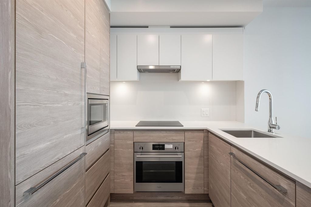13615 Fraser Hwy, #1602