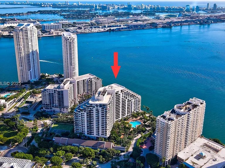 520 Brickell Key Dr #A604