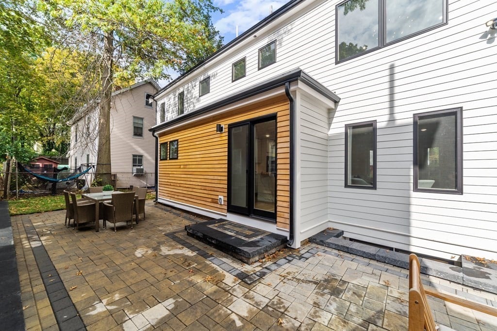 90 Holworthy St Cambridge, MA 02138