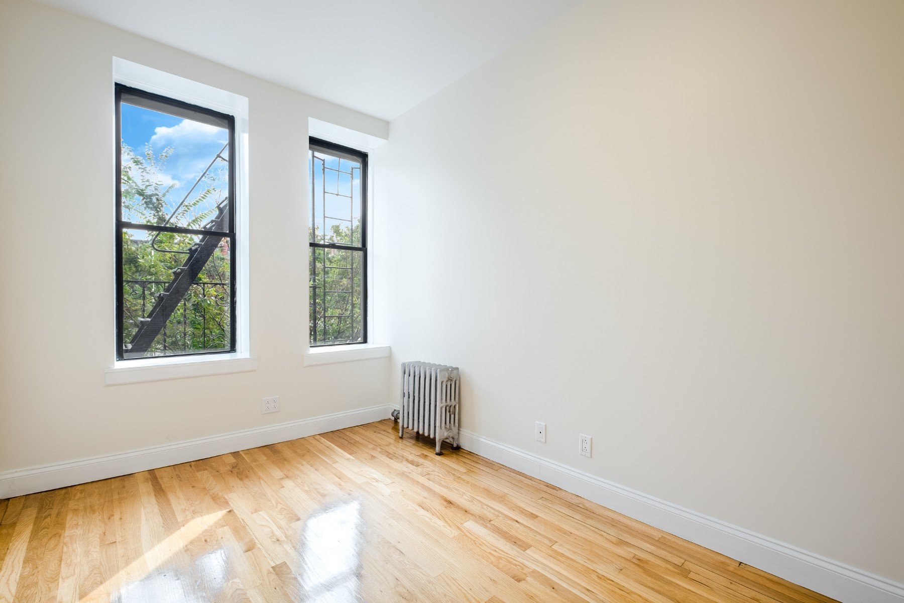 339 East 12th Street Unit: 9