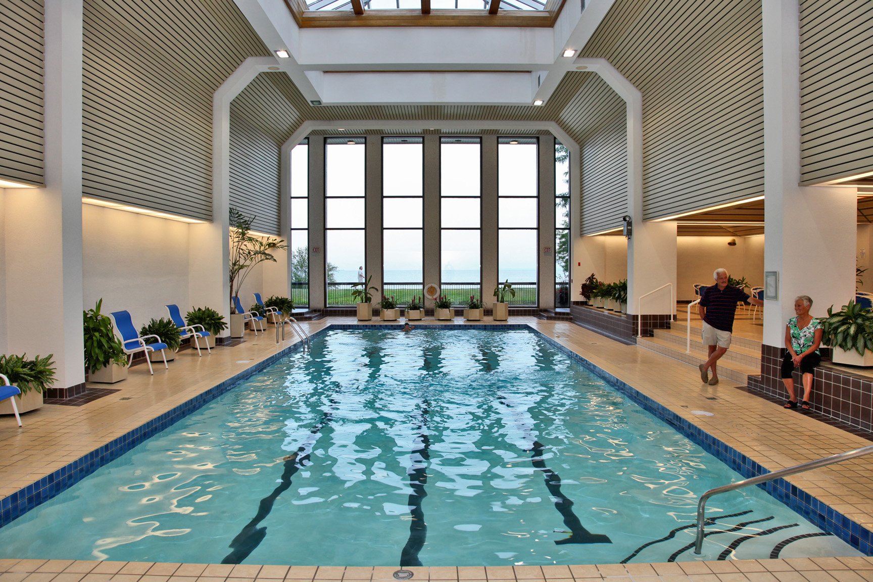 Outdoor pool amenity at a lakeside Oakville condominium