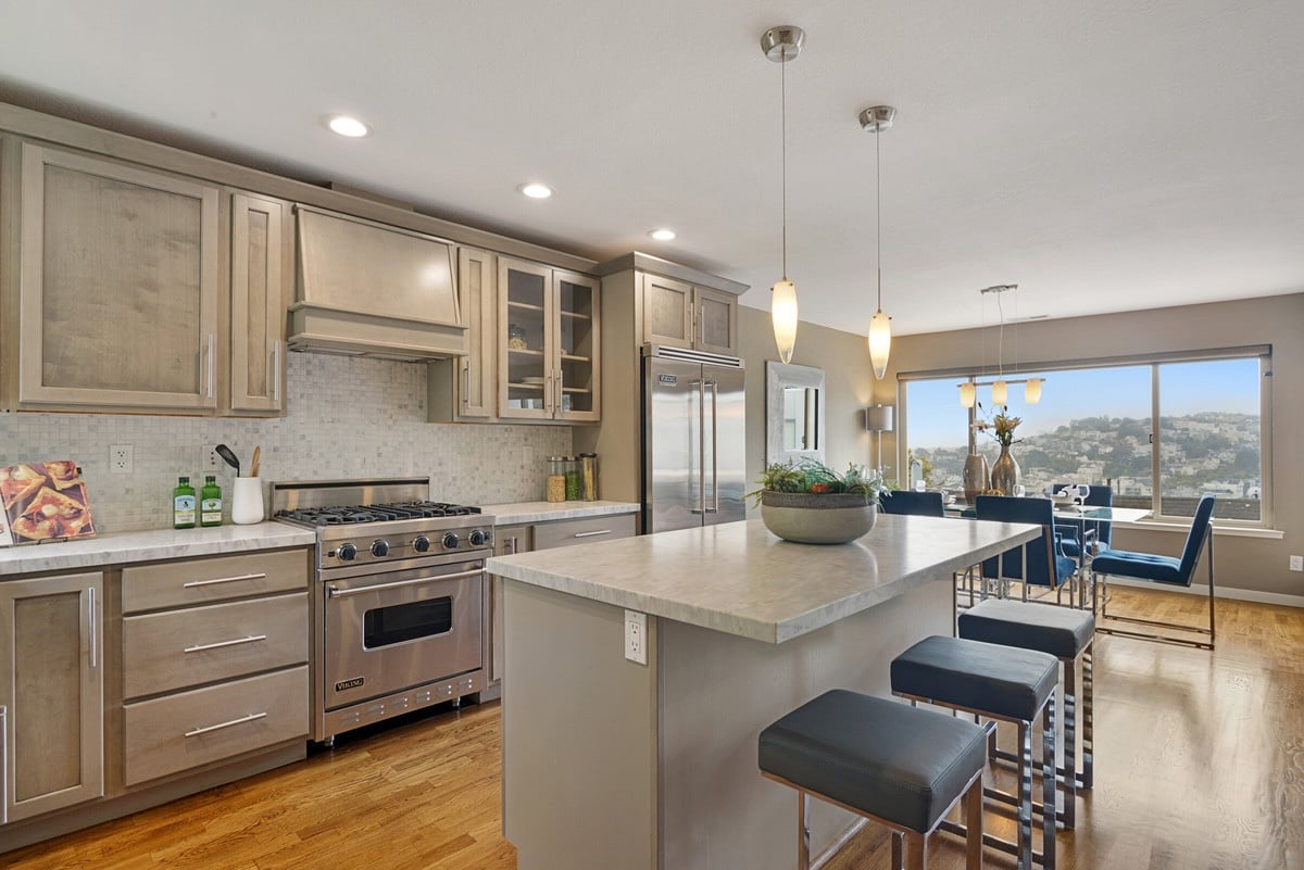 Timeline showing the typical steps and duration of the Bay Area home buying process from offer to closing