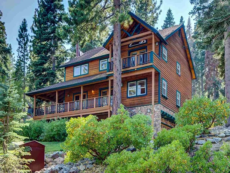 9048 Scenic Dr