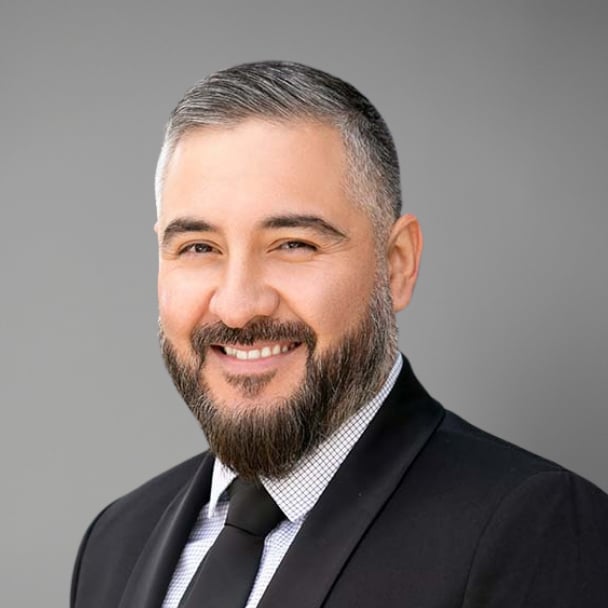 Julian Ortiz Santa Clarita, CA Real Estate Agent Headshot