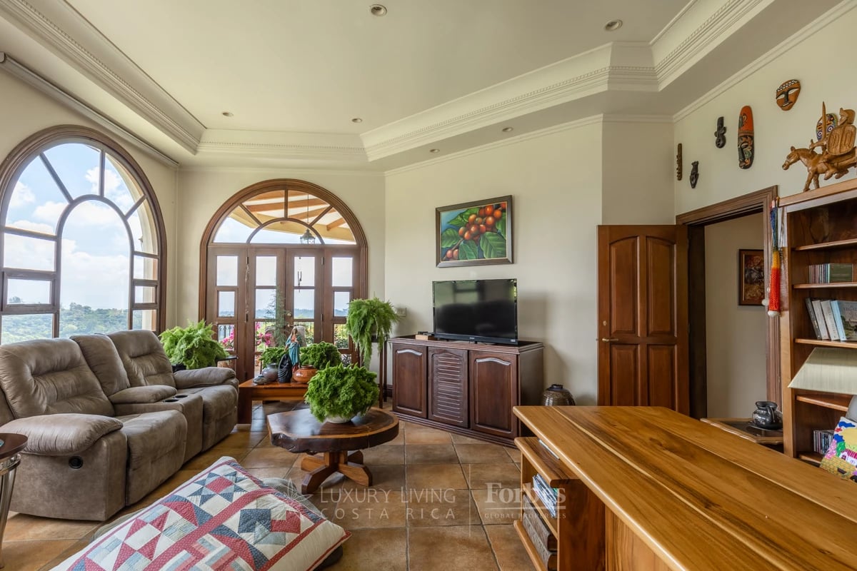 20089 - Luxurious Coffee Estate for Sale in the Mountains of Alajuela