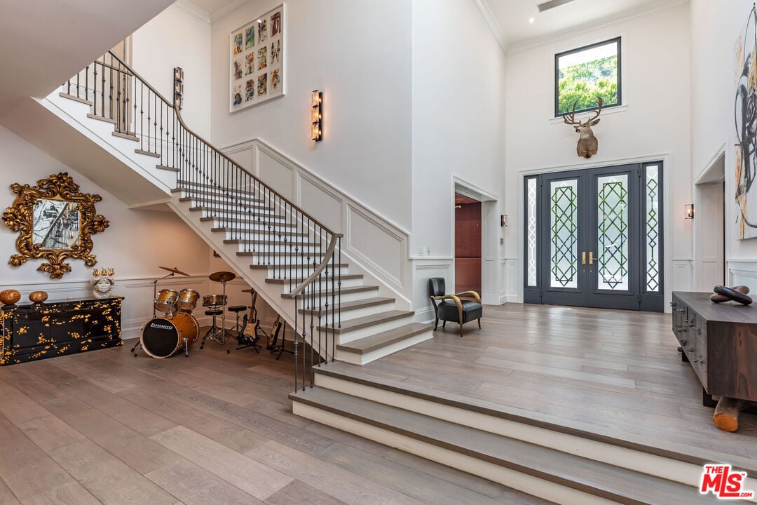 Monarch Reserve, N Norman Pl, 90049