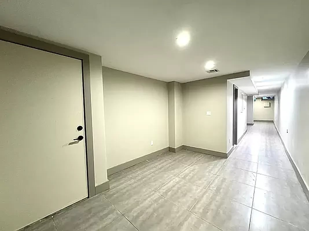 243 Harman Street 1R