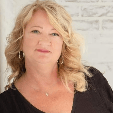 Ginny Powers Venice, FL Real Estate Agent Headshot