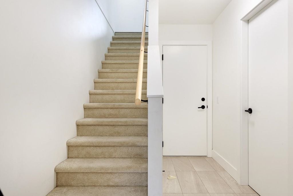 1361 Peakside Pl