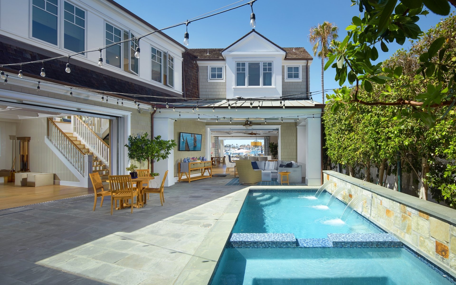 1324 E Balboa Boulevard