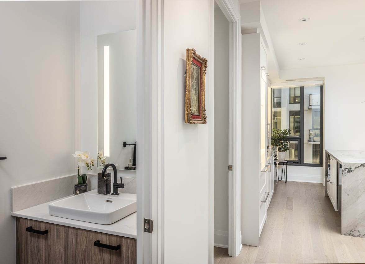 A Grande Penthouse In The Annex