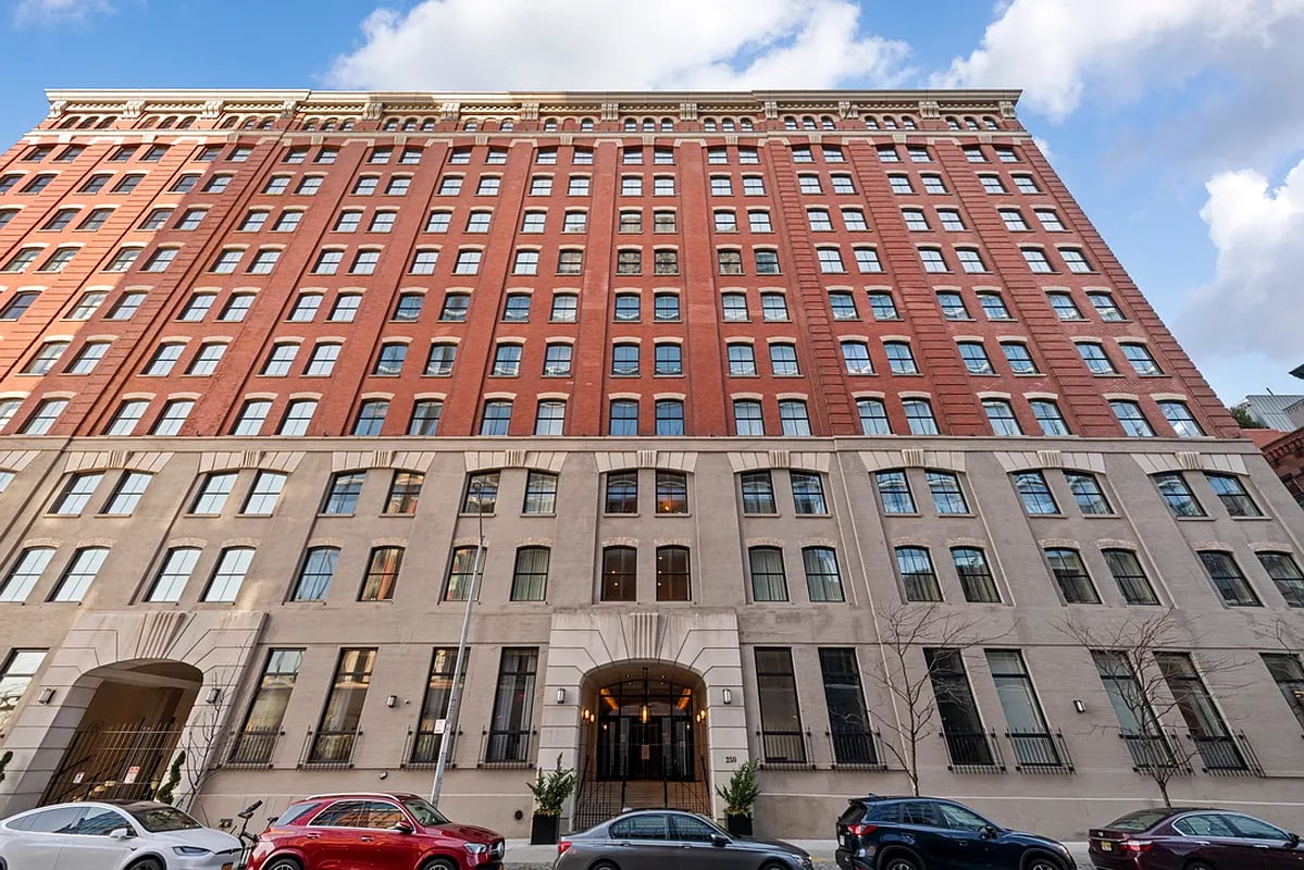 250 West St, #10G