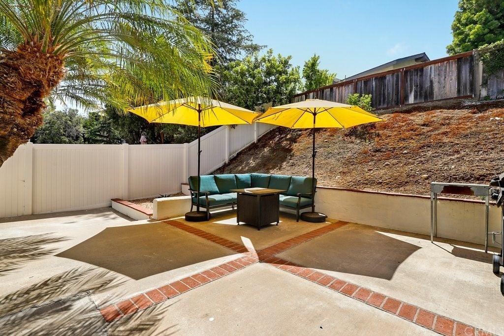 22242 Pewter Ln
