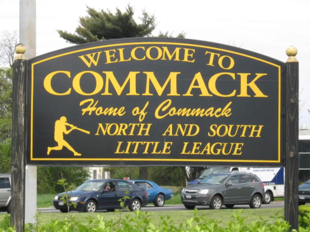 🏡 Living in Commack, NY: A Local Guide by The Galluzzo Team