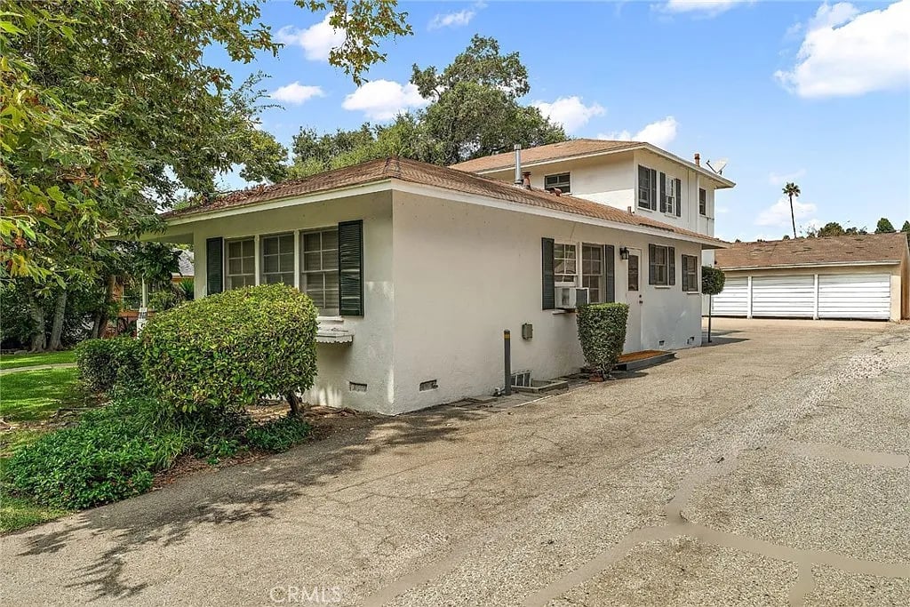 1215 N. Verdugo Rd.