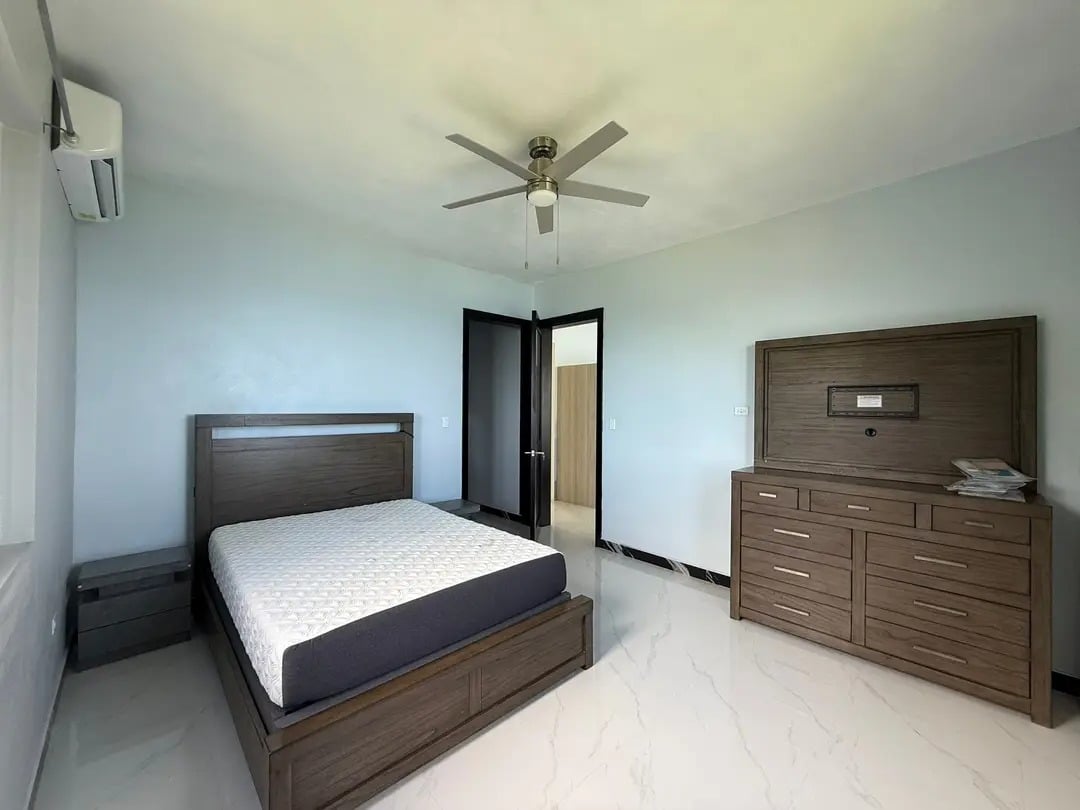 1079 Rogue's Bay 3 Bedroom Apartment 
