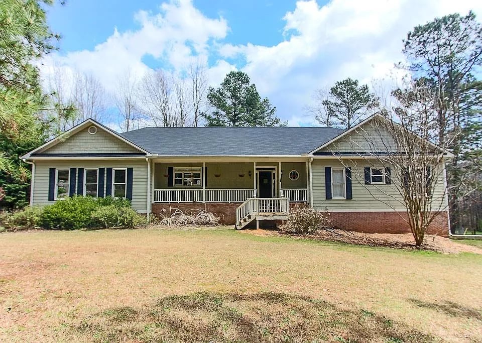221 Dogwood Ln