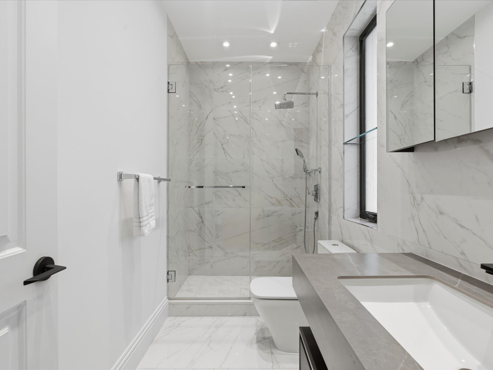 70 Camden Dr, Bal Harbour