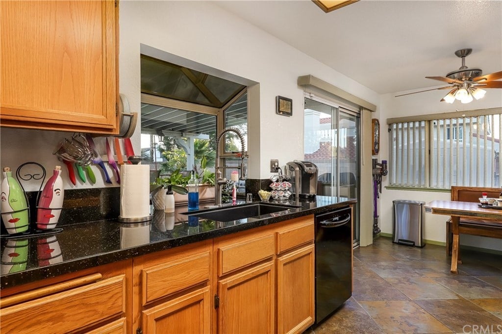 41101 Oakview Ln