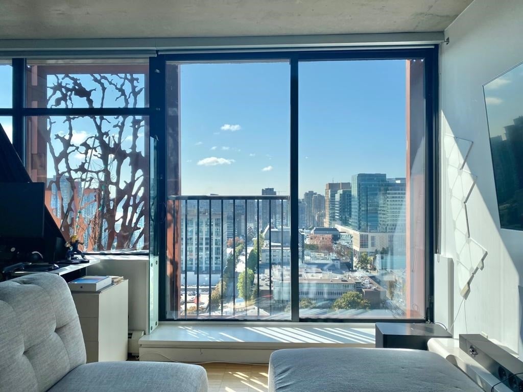 2909 - 128 W Cordova St