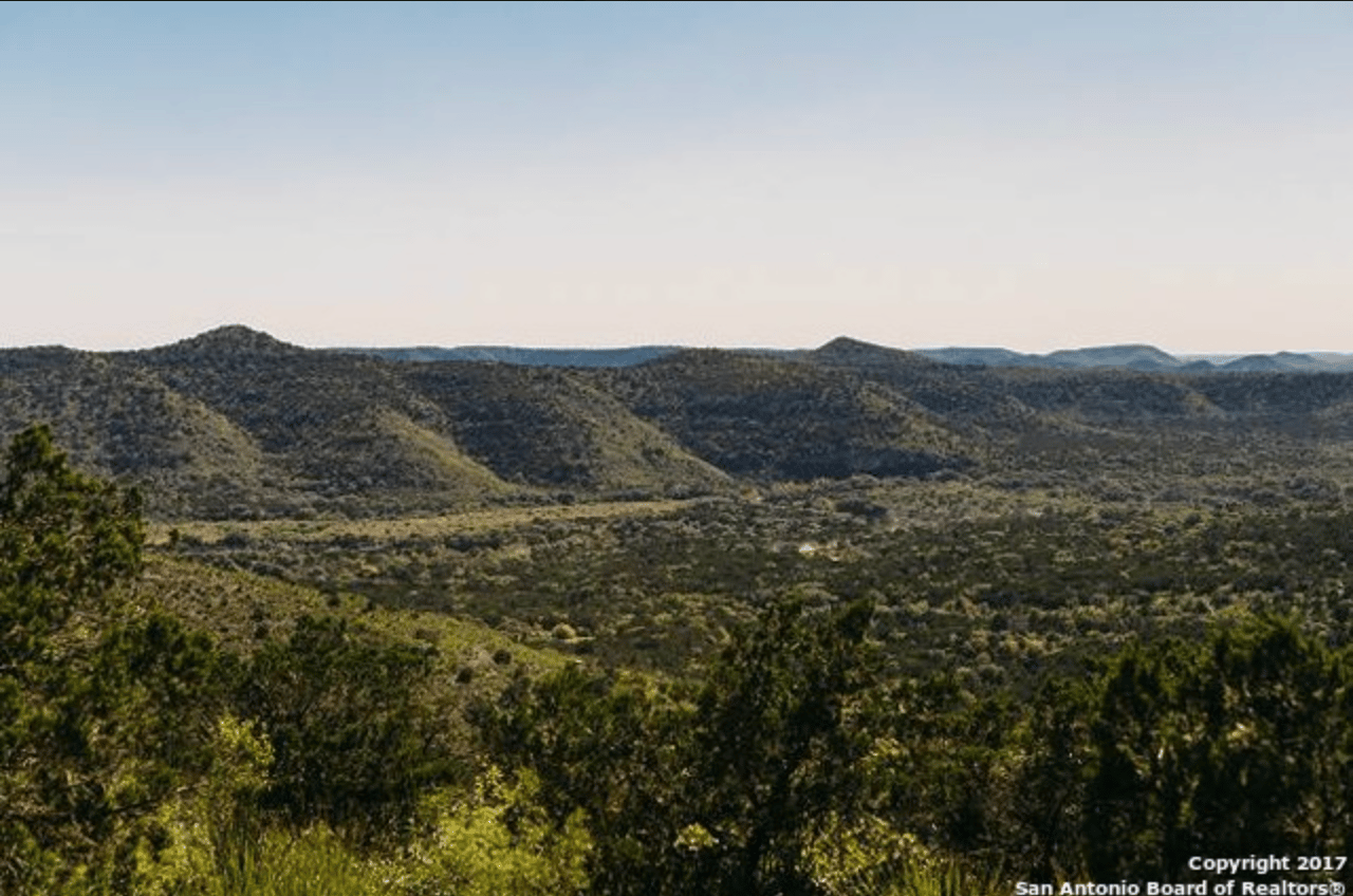 822 Acres in Uvalde Double Knobs Mountain Ranch