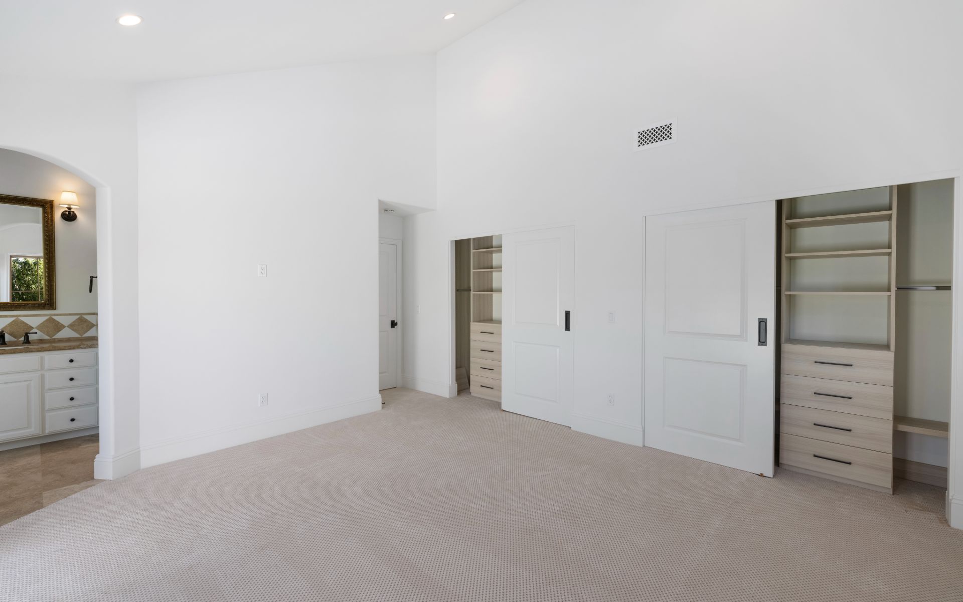 2214 Holly Lane