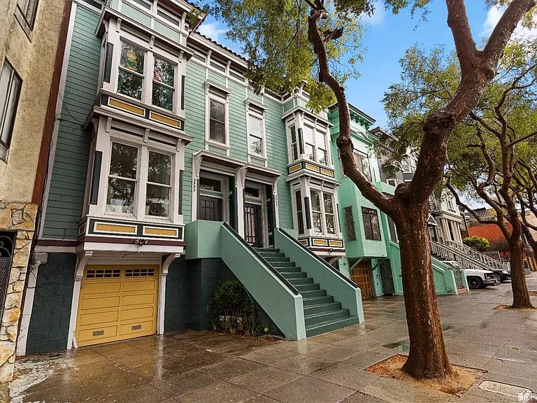 2553 Folsom St
