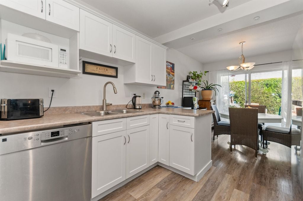 1530 Mackay Crescent, #12