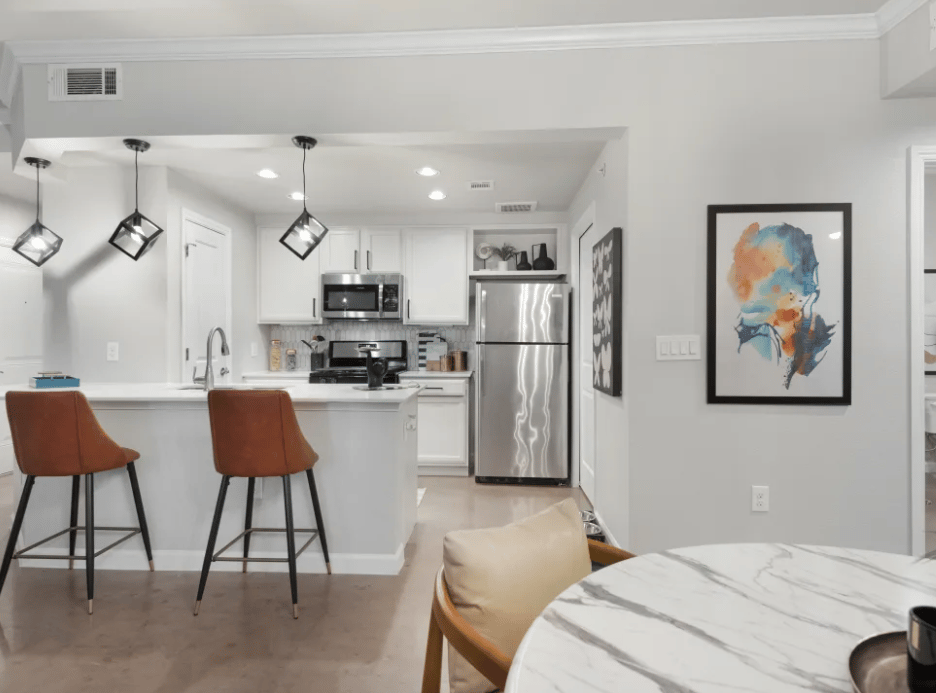 Lease Today and Enjoy 6 WEEKS FREE!